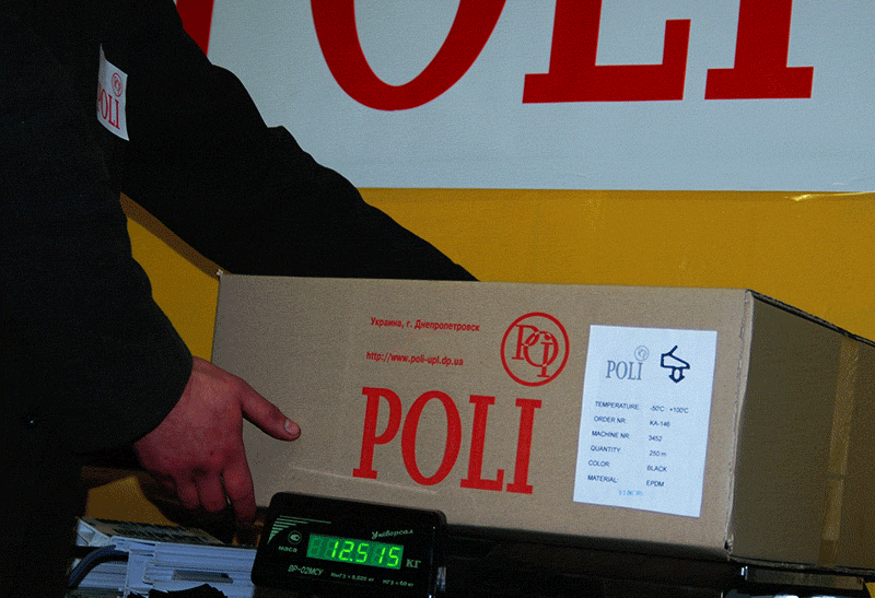 Резиновый уплотнитель от производителя POLI в коробке на весах